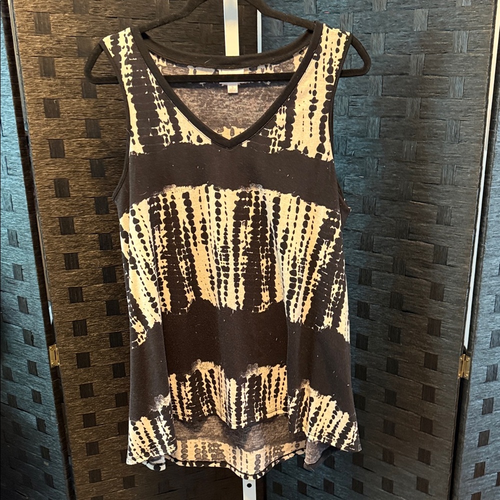 LuLaRoe Black and Cream Patterned Tank Top